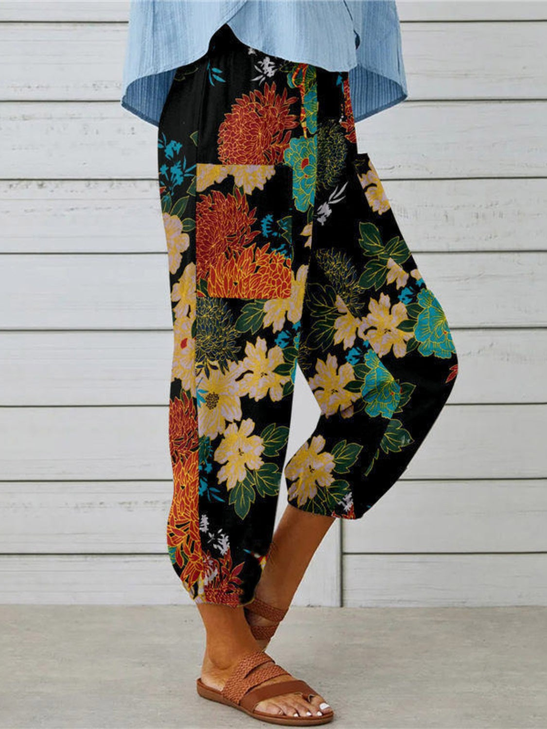 Printed tied cropped pants, opaque.