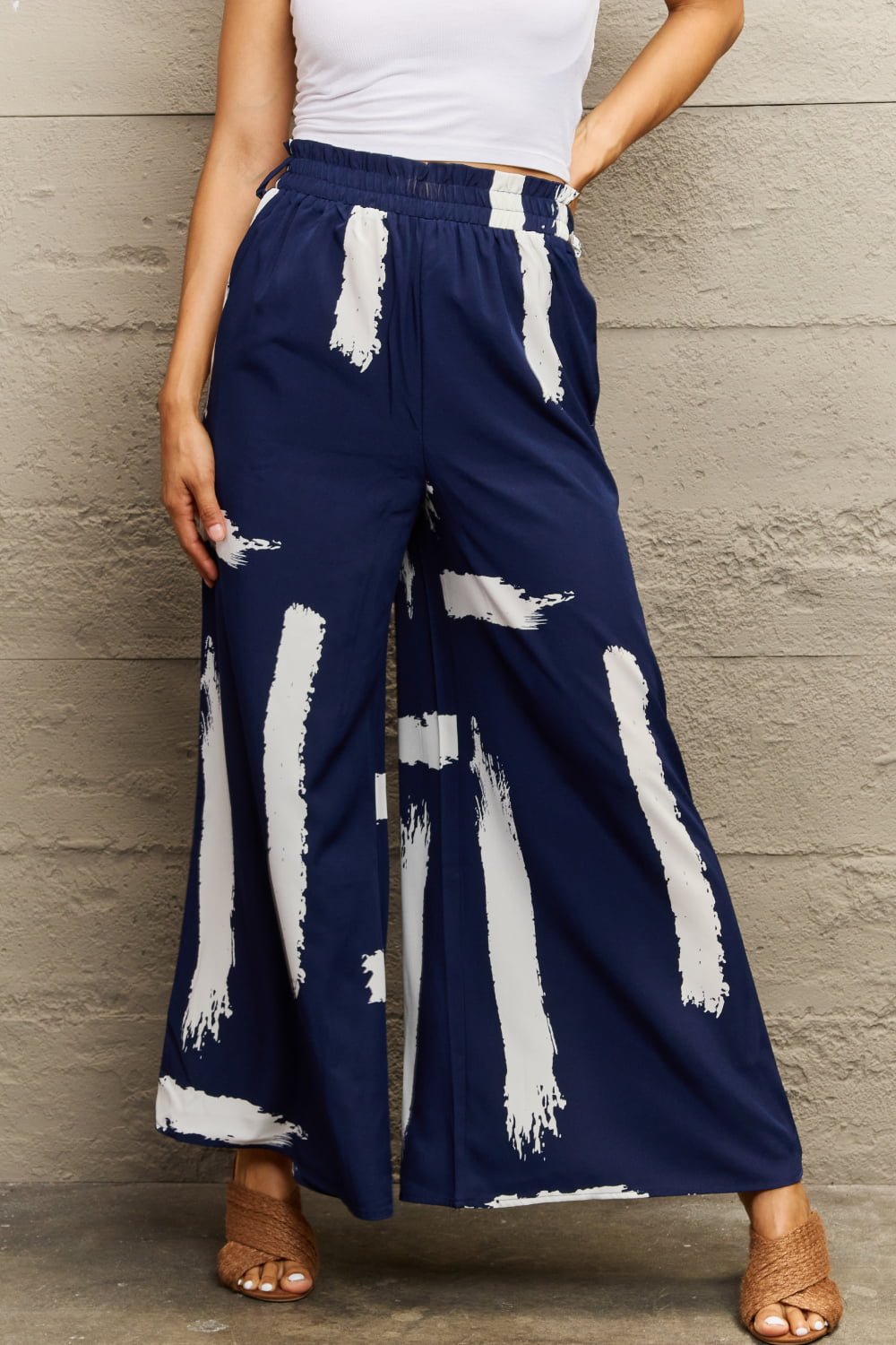 Printed wide leg long pants, casual style.