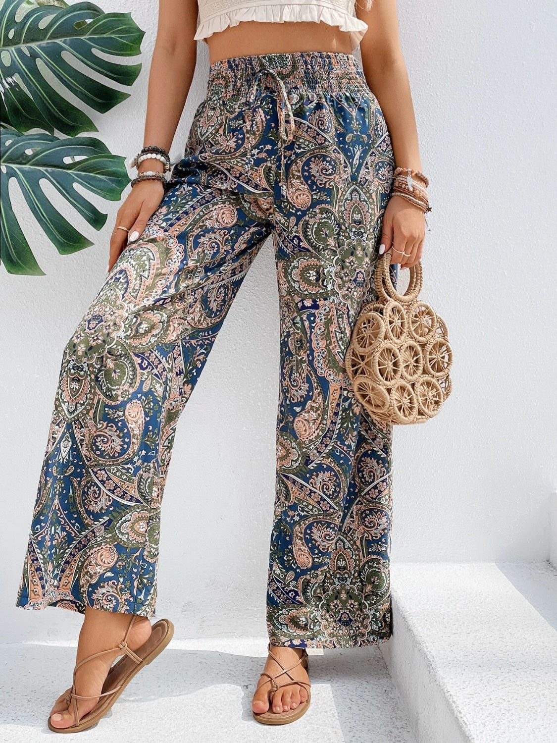 Printed wide leg pants with tie, opaque.