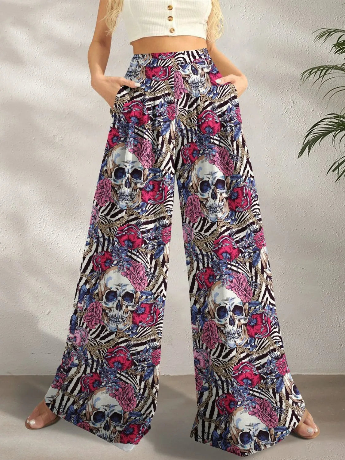 Printed wide leg pants with pockets.