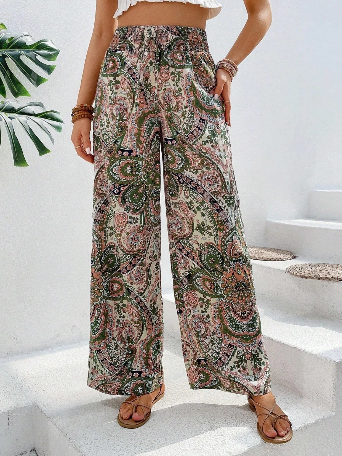 Printed wide leg pants with tie, opaque.