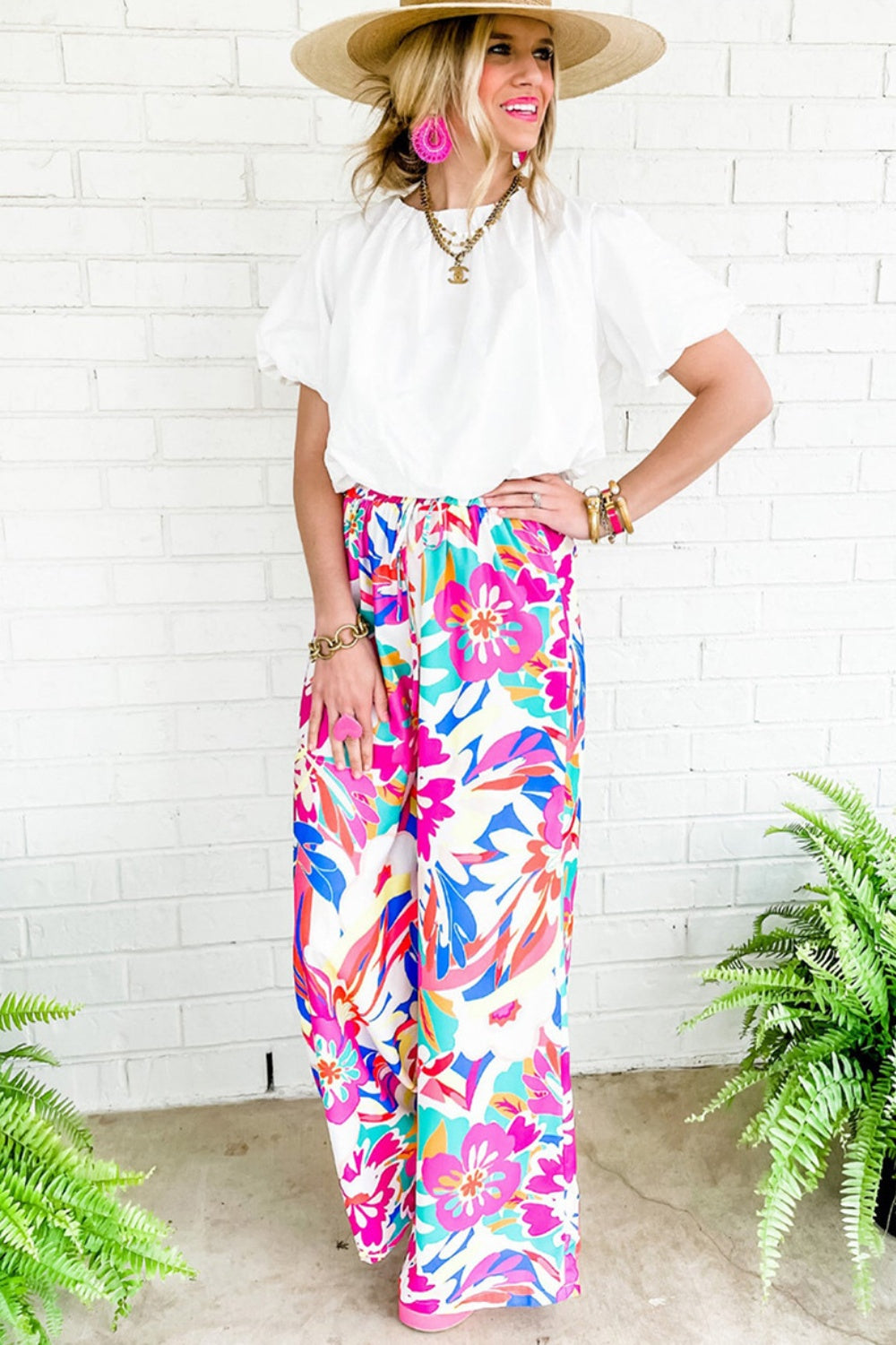 Printed wide leg pants with tie, opaque.