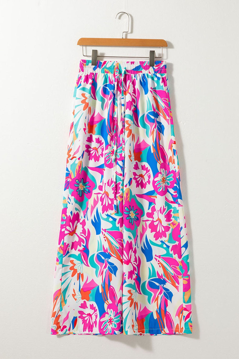 Printed wide leg pants with tie, opaque.