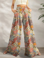 Printed wide leg pants with pockets.