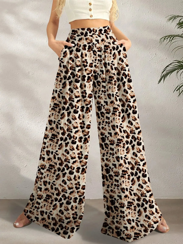 Printed wide leg pants with pockets.