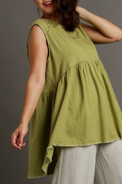 Umgee full size Raw Hem Linen Round Neck Sleeveless Top, plus size.
