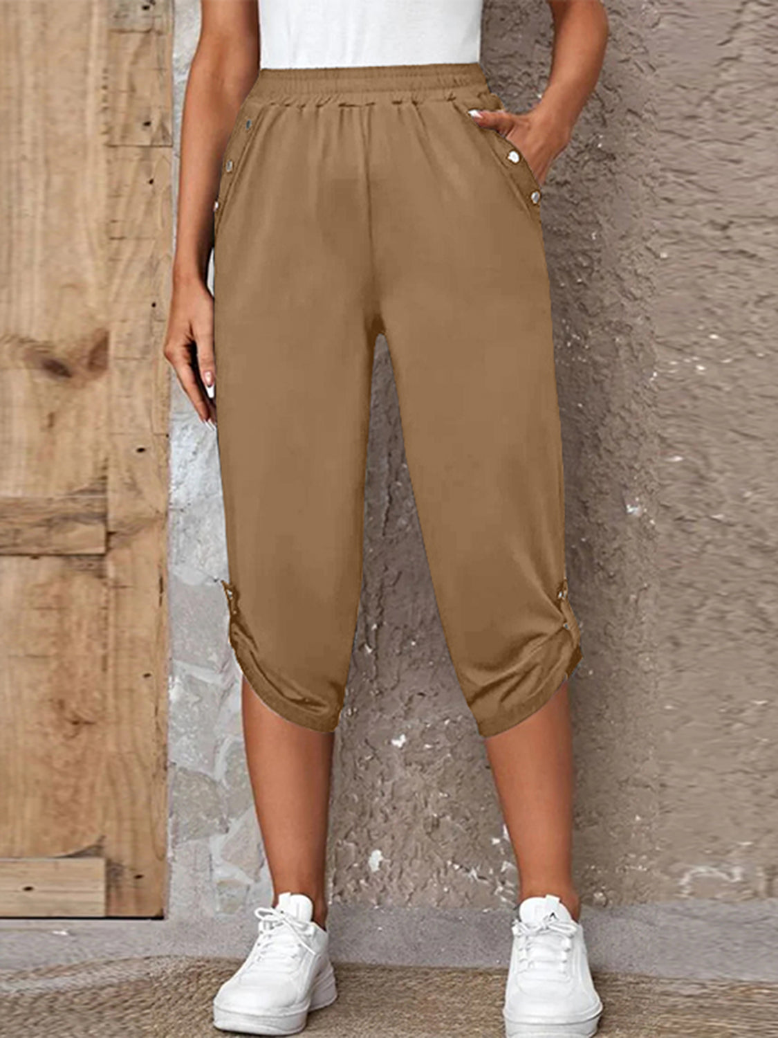 Roll-tab capris pants, oversized.