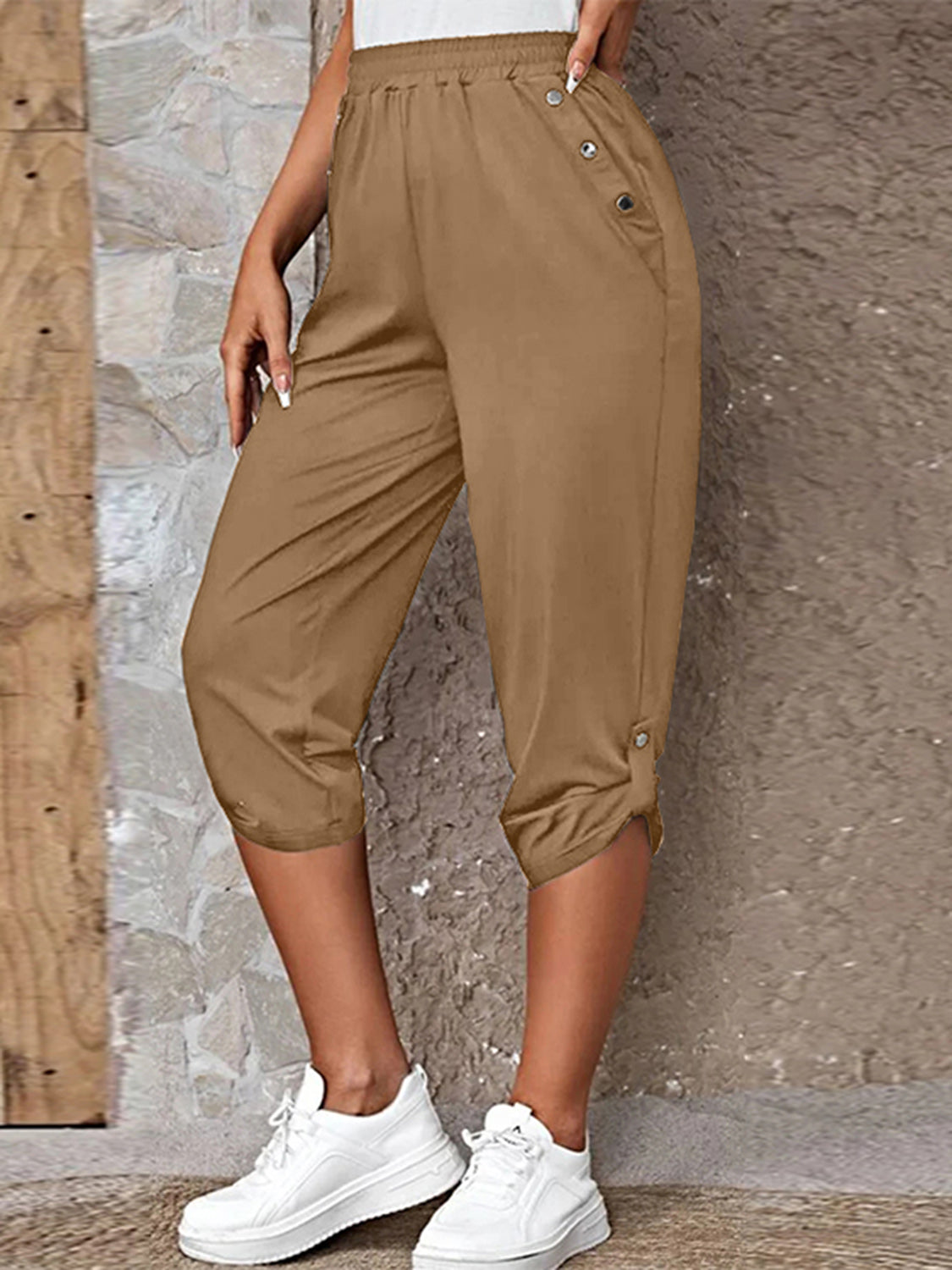 Roll-tab capris pants, oversized.