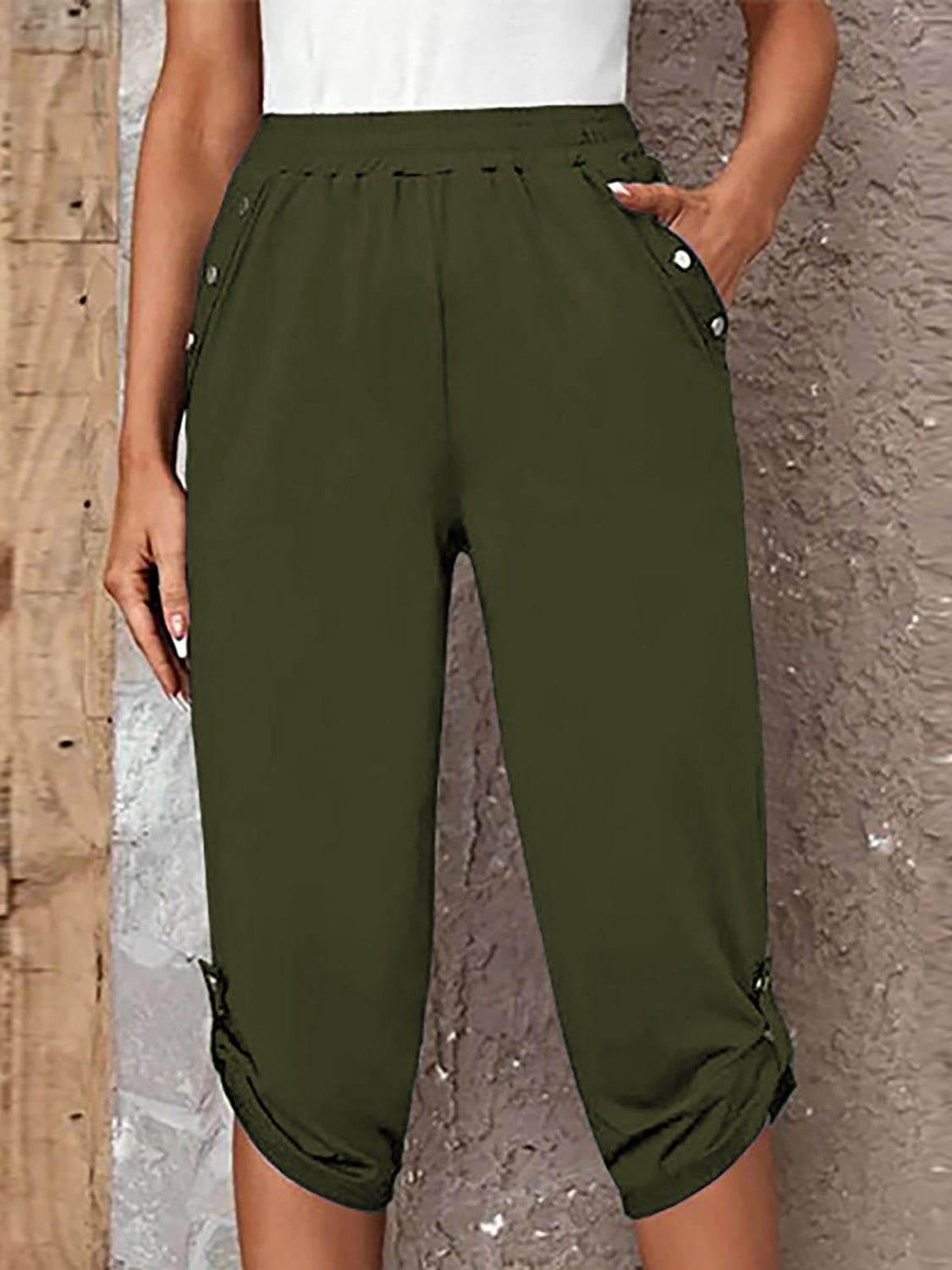 Roll-tab capris pants, oversized.
