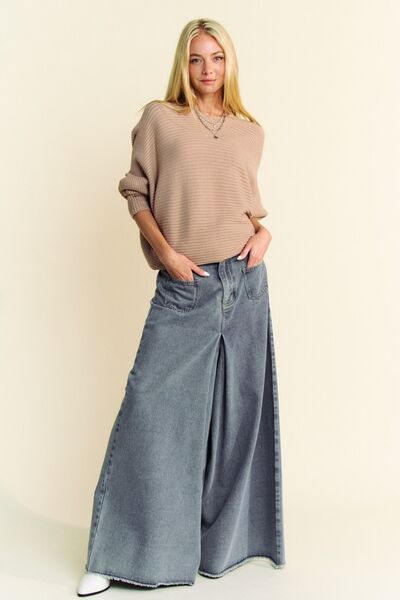 Davi Dani Round Neck Batwing Sleeve Sweater.