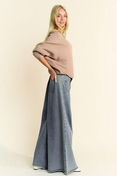 Davi Dani Round Neck Batwing Sleeve Sweater.