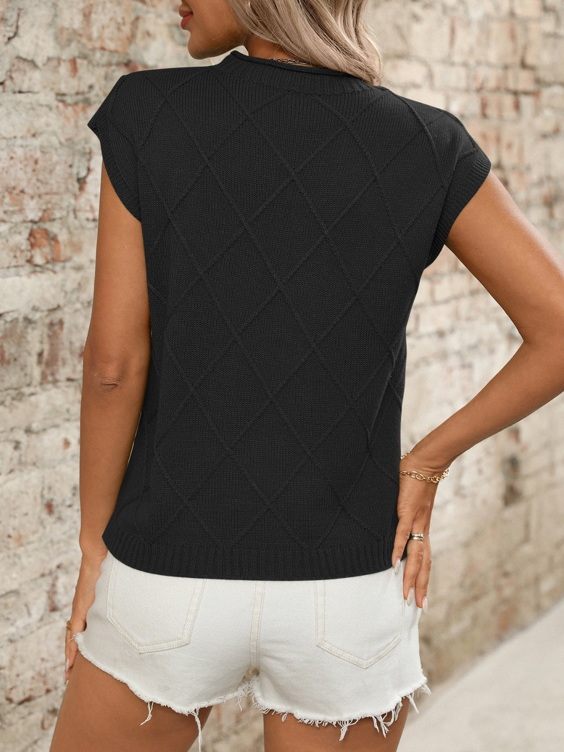 Round Neck Cap Sleeve Knit Top.