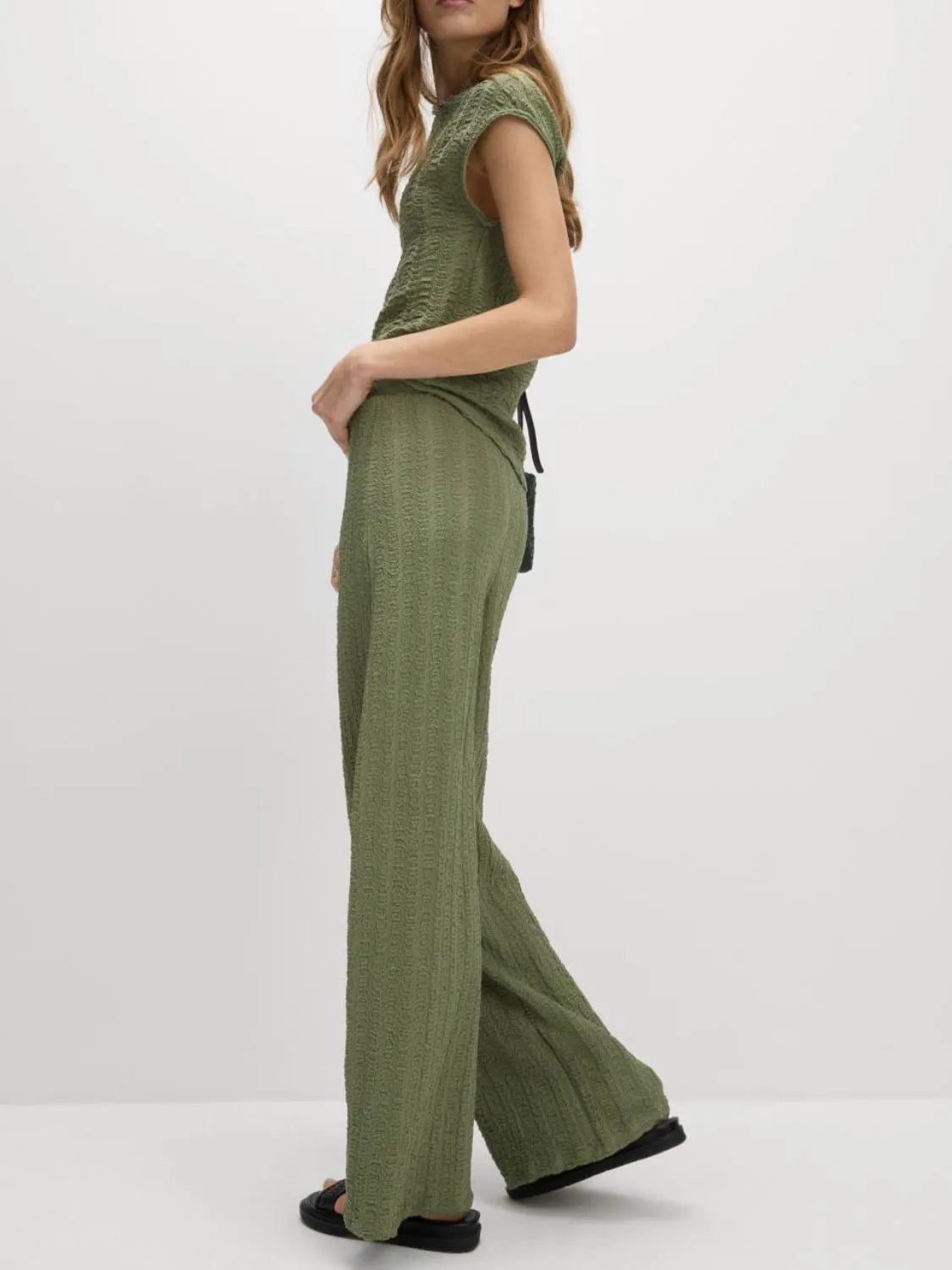 Round Neck Cap Sleeve Top and Pants Set.