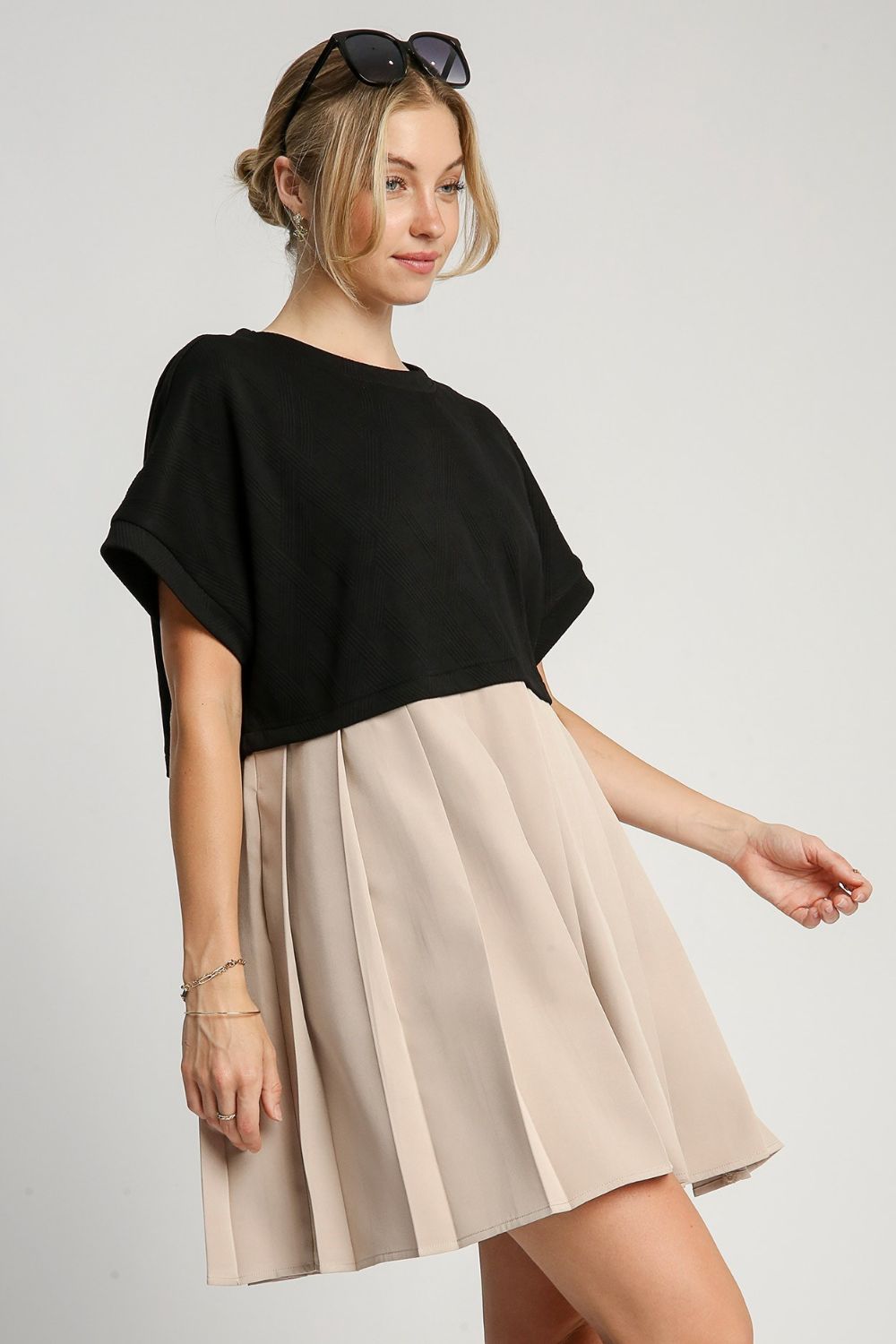 Umgee Full Size Round Neck Pleated Dress with Side Pockets Plus Size.