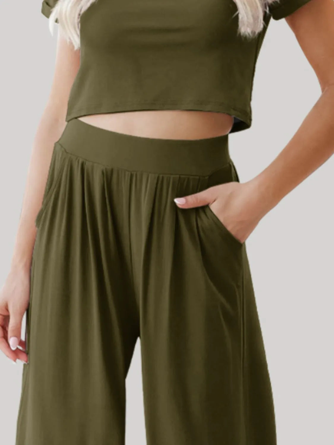 Round Neck Short Sleeve Top and Pants Set.