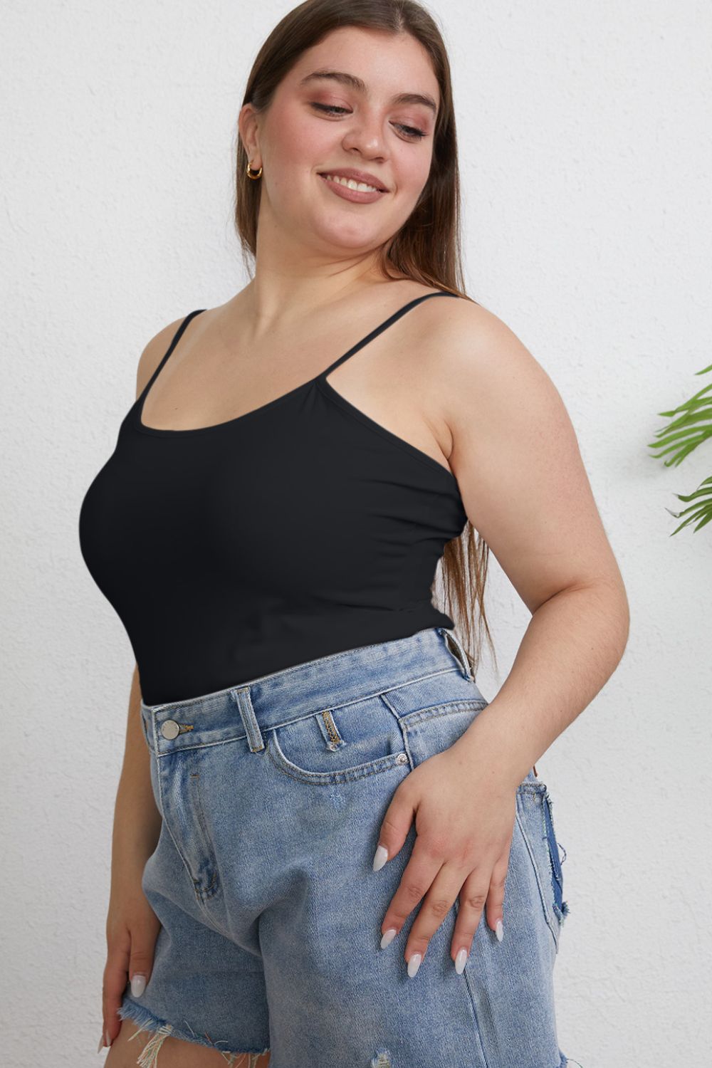 Full size round neck slim cami.