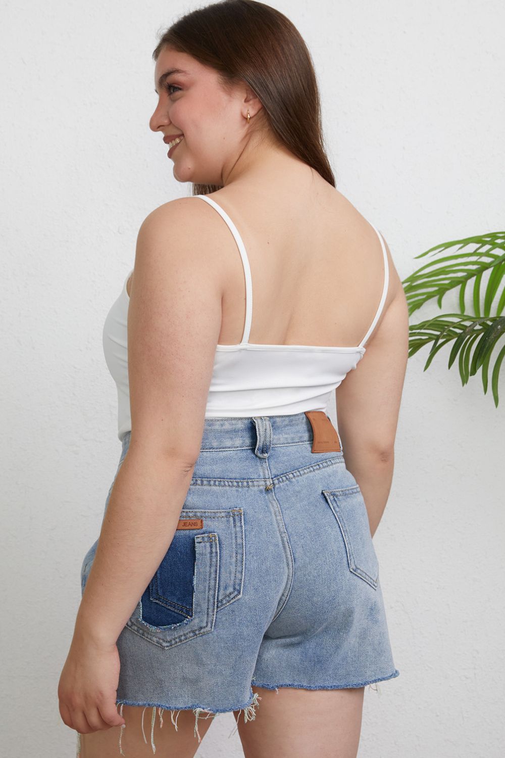 Full size round neck slim cami.