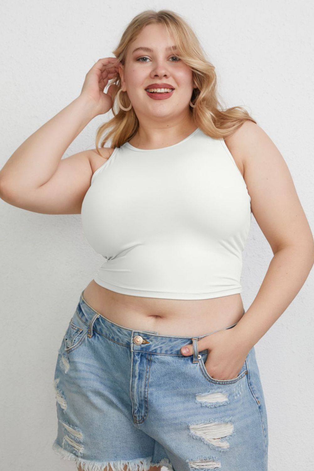 Full size round neck slim tank top.