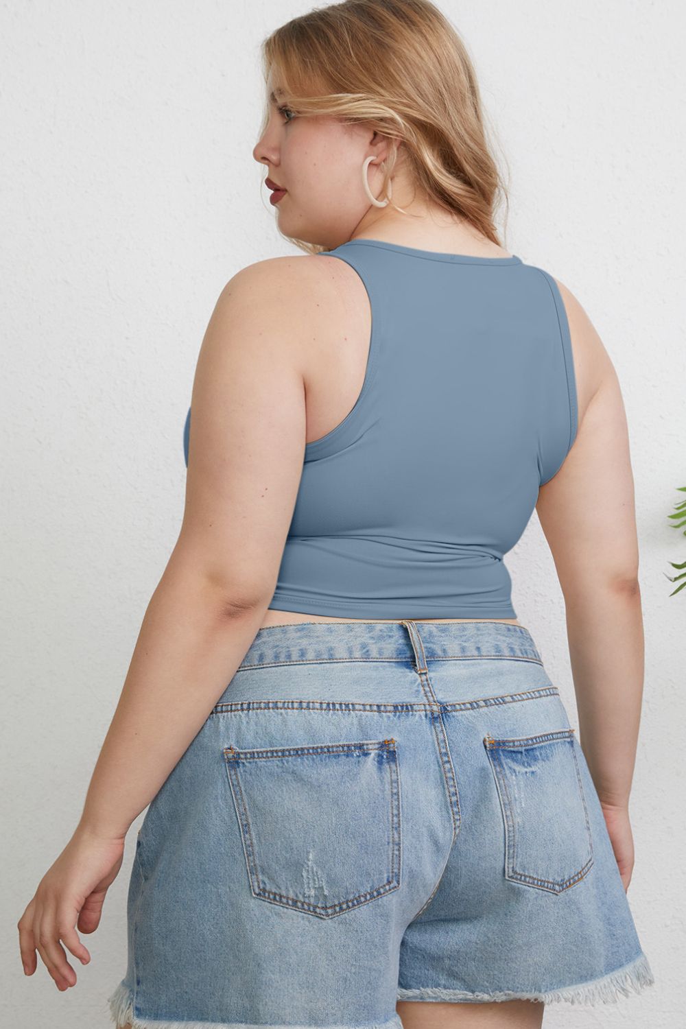 Full size round neck slim tank top.