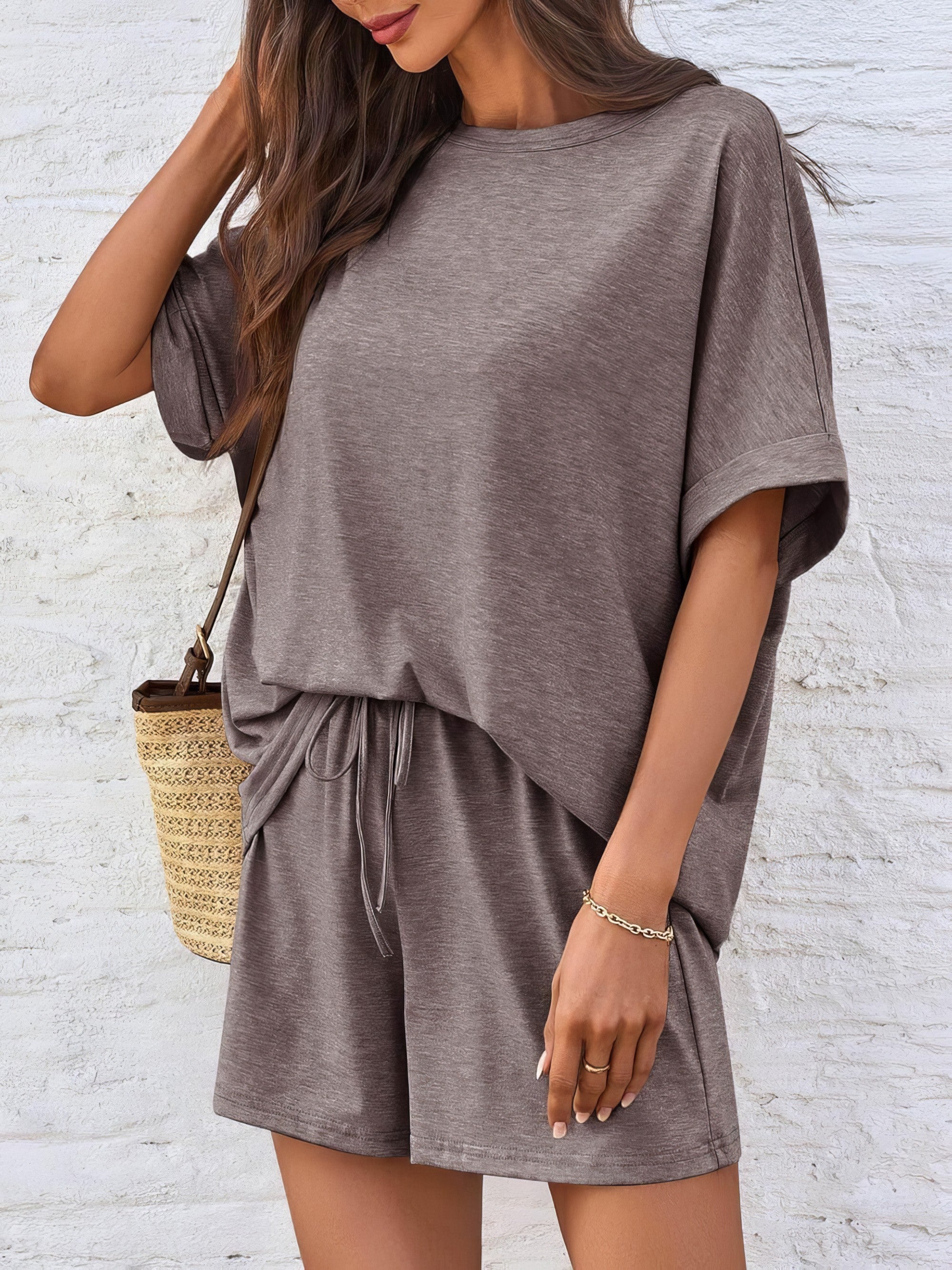Women's round neck t-shirt and drawstring shorts two-piece set
