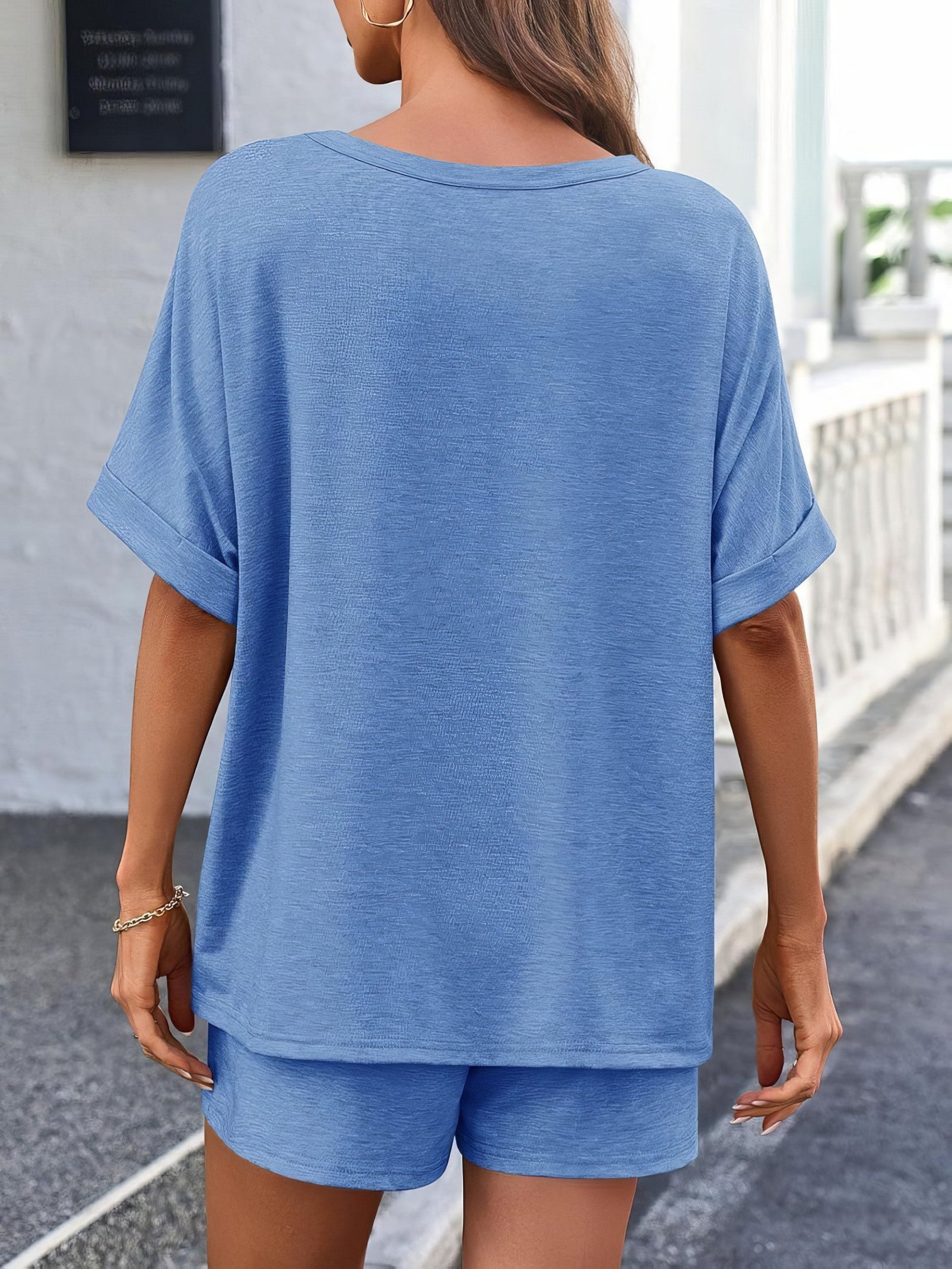 Women's round neck t-shirt and drawstring shorts two-piece set