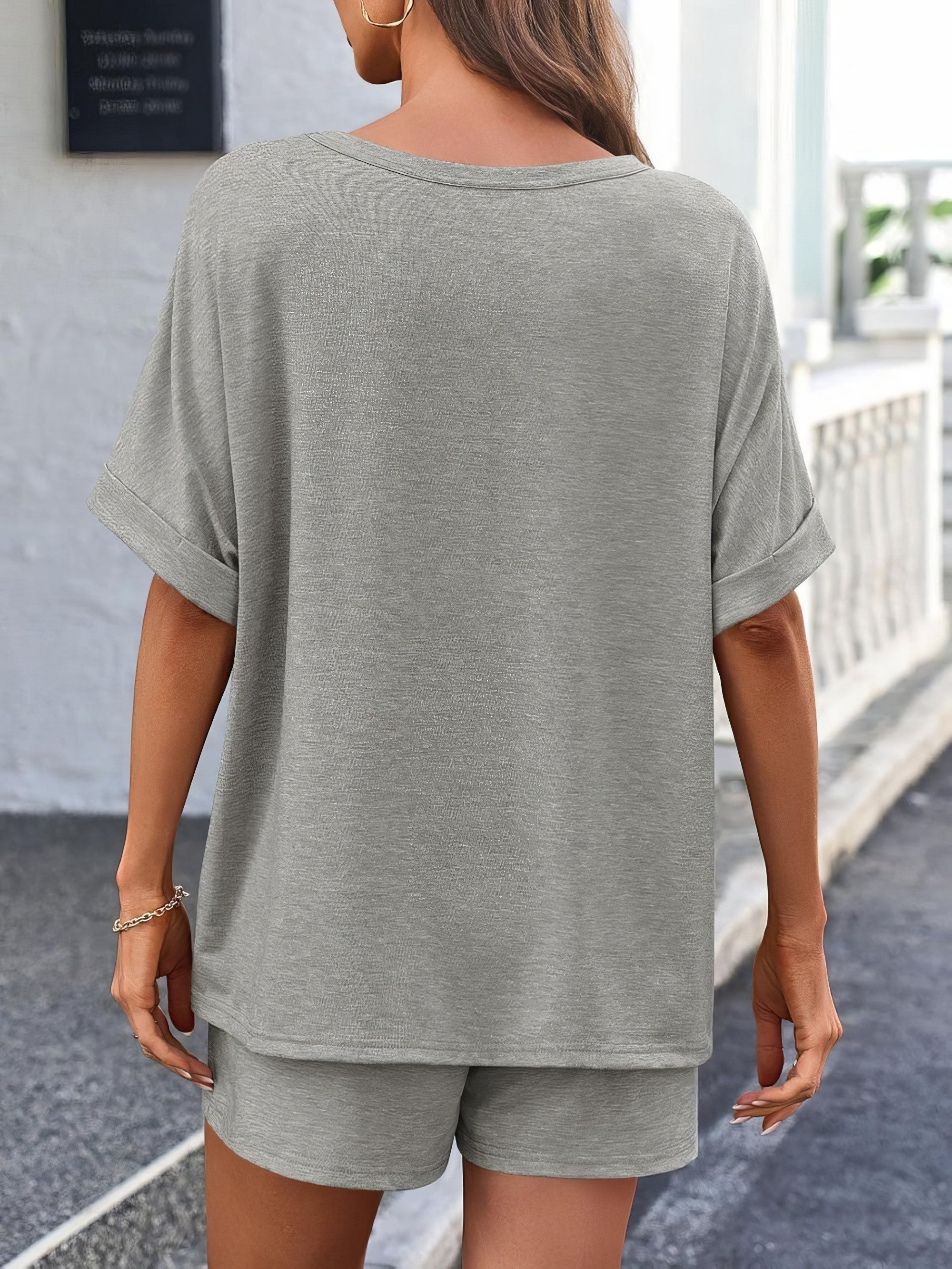 Women's round neck t-shirt and drawstring shorts two-piece set