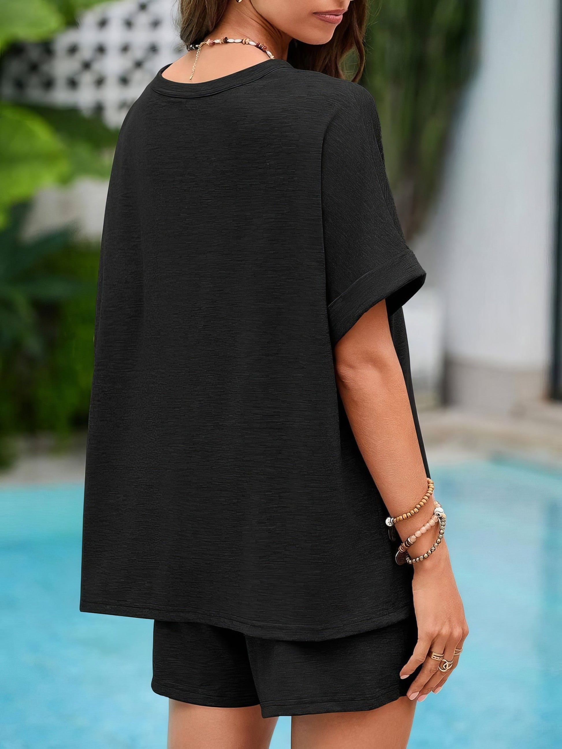 Women's round neck t-shirt and drawstring shorts two-piece set