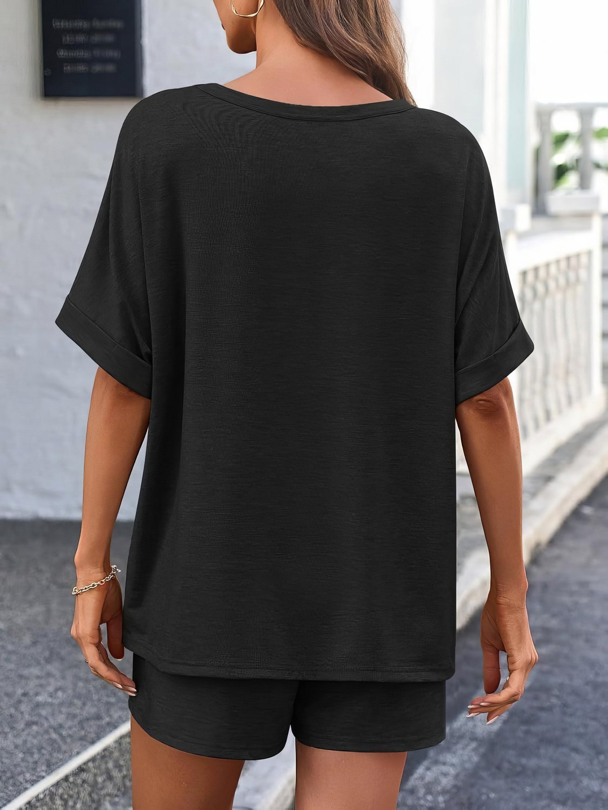 Women's round neck t-shirt and drawstring shorts two-piece set