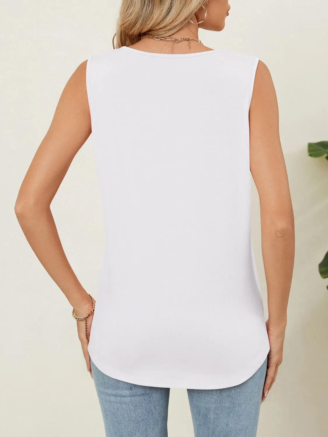 Round neck tank top.