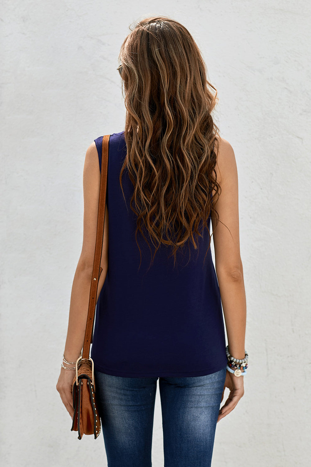 Round neck tank top.
