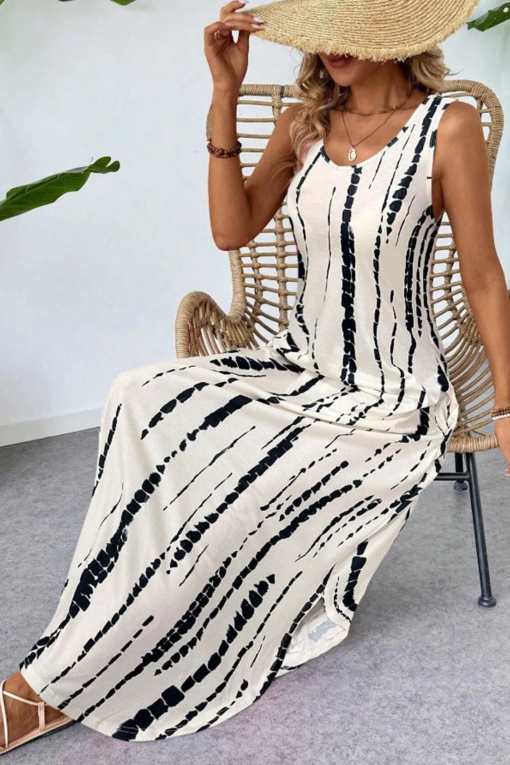 Scoop Neck Sleeveless Dress with Pockets.