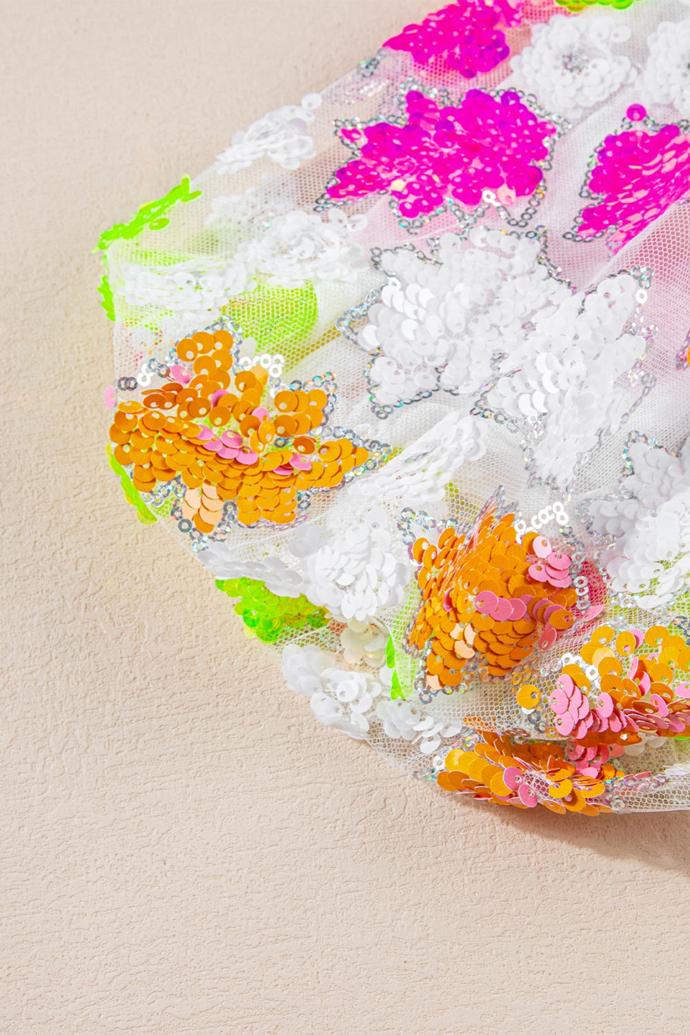 Sequin Flower Mock Neck Half Sleeve Blouse with Sequin.