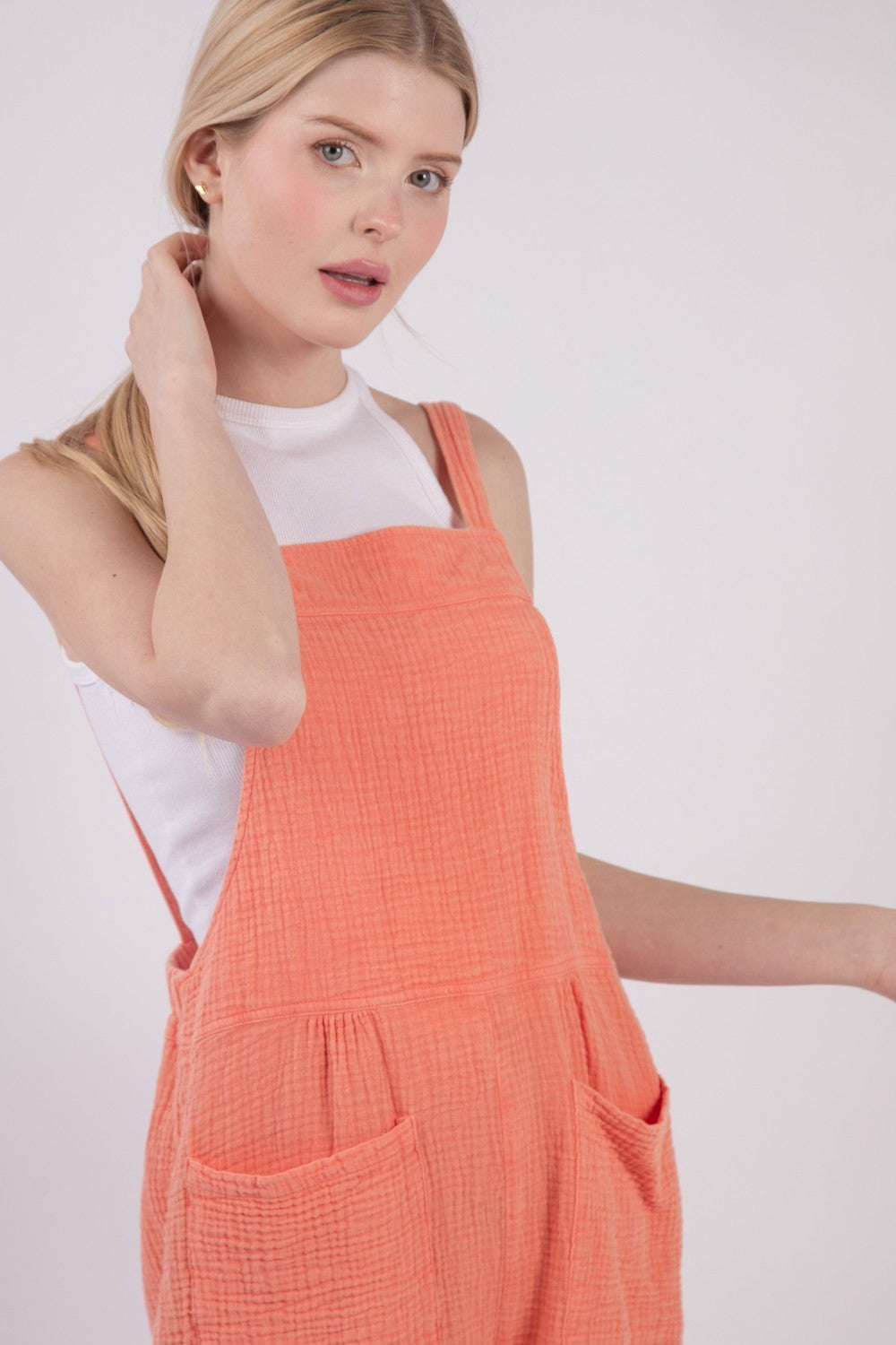 Sleeveless Double Gauze Overalls with Pockets.