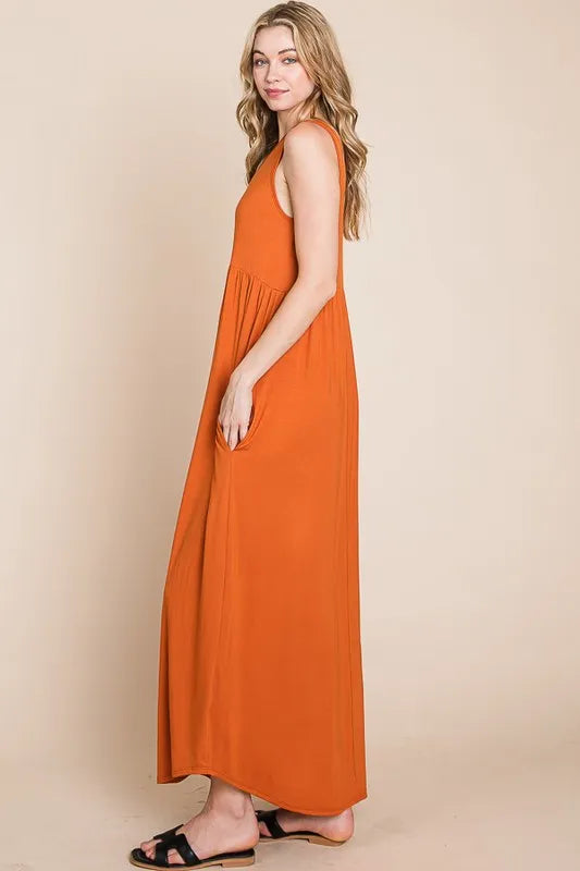 Bombom Sleeveless Maxi Dress with Pockets.