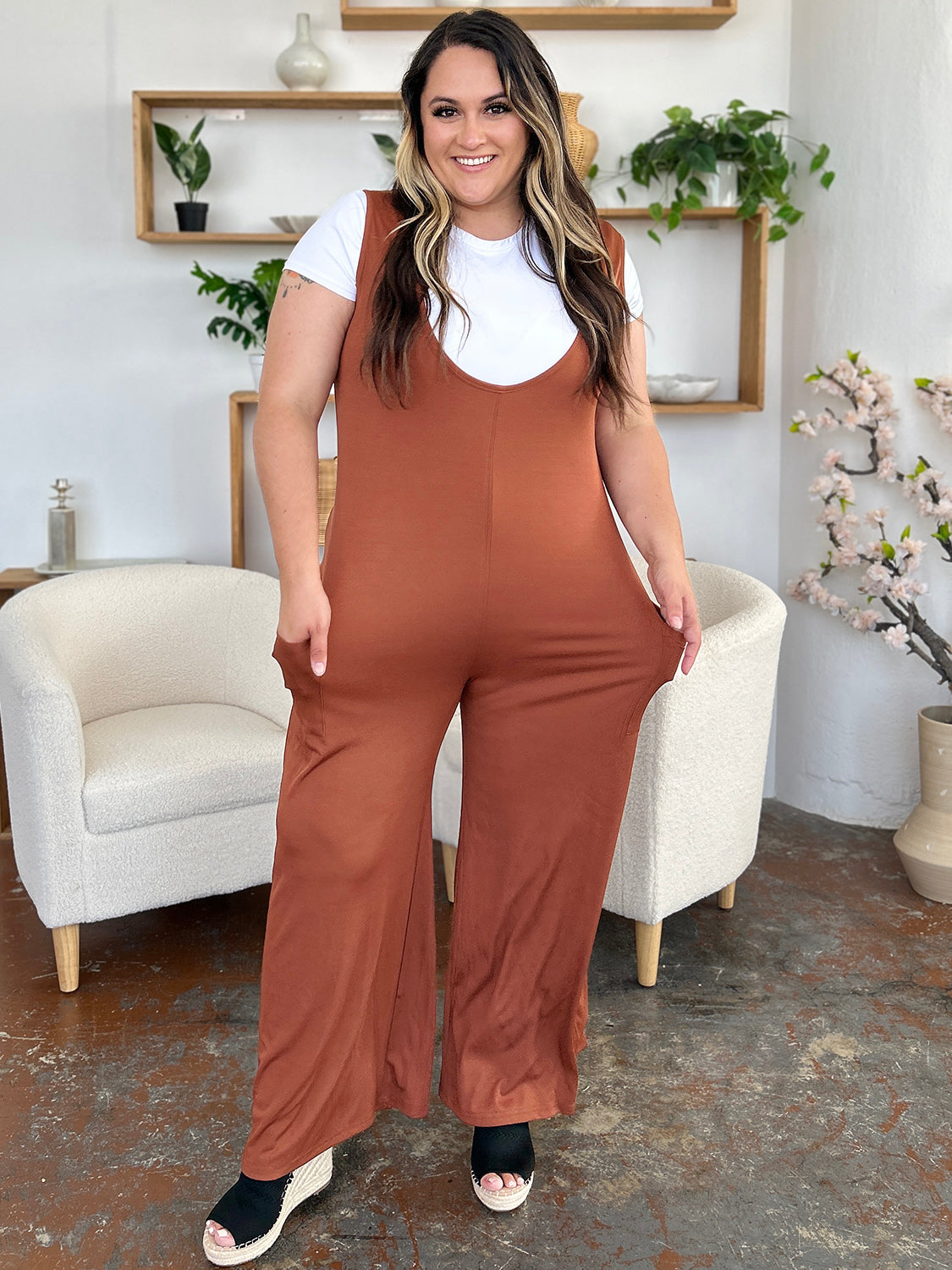 Sleeveless Wide Leg Jumpsuit with Pockets.