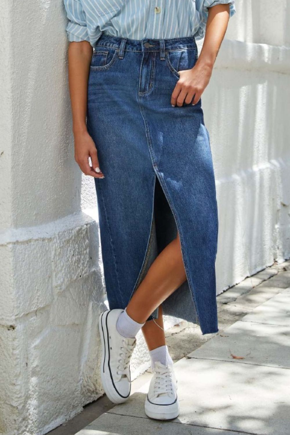 Slit Raw Hem Midi Denim Skirt.