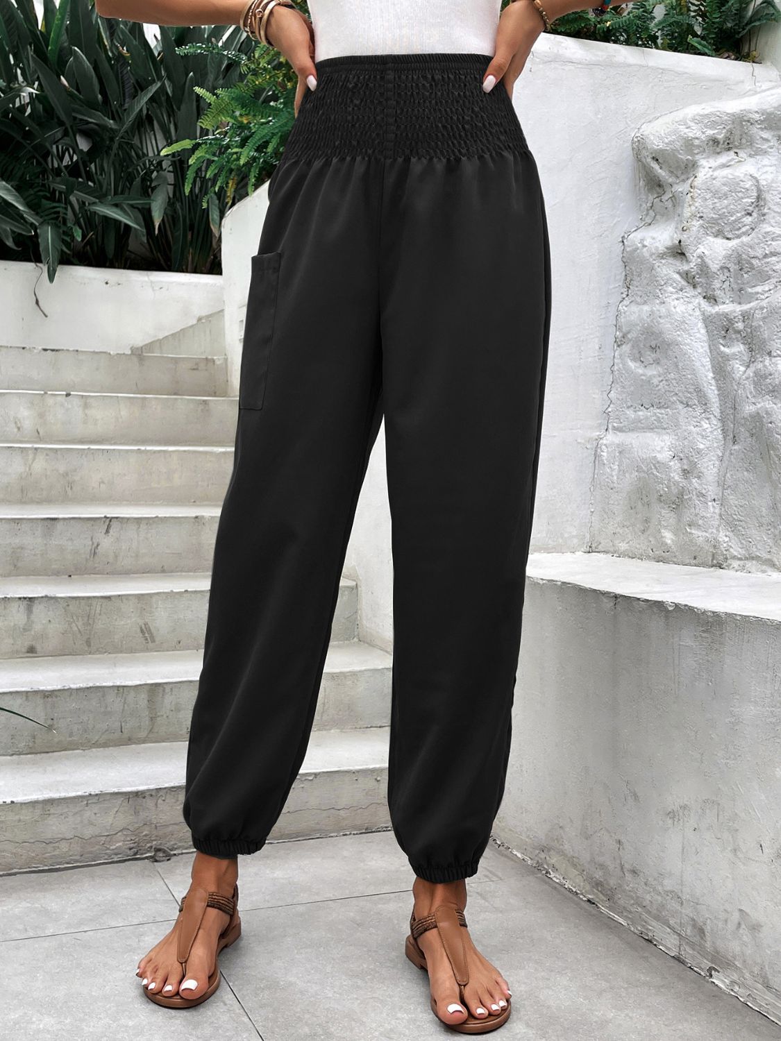 Smocked high rise joggers with pockets, opaque.