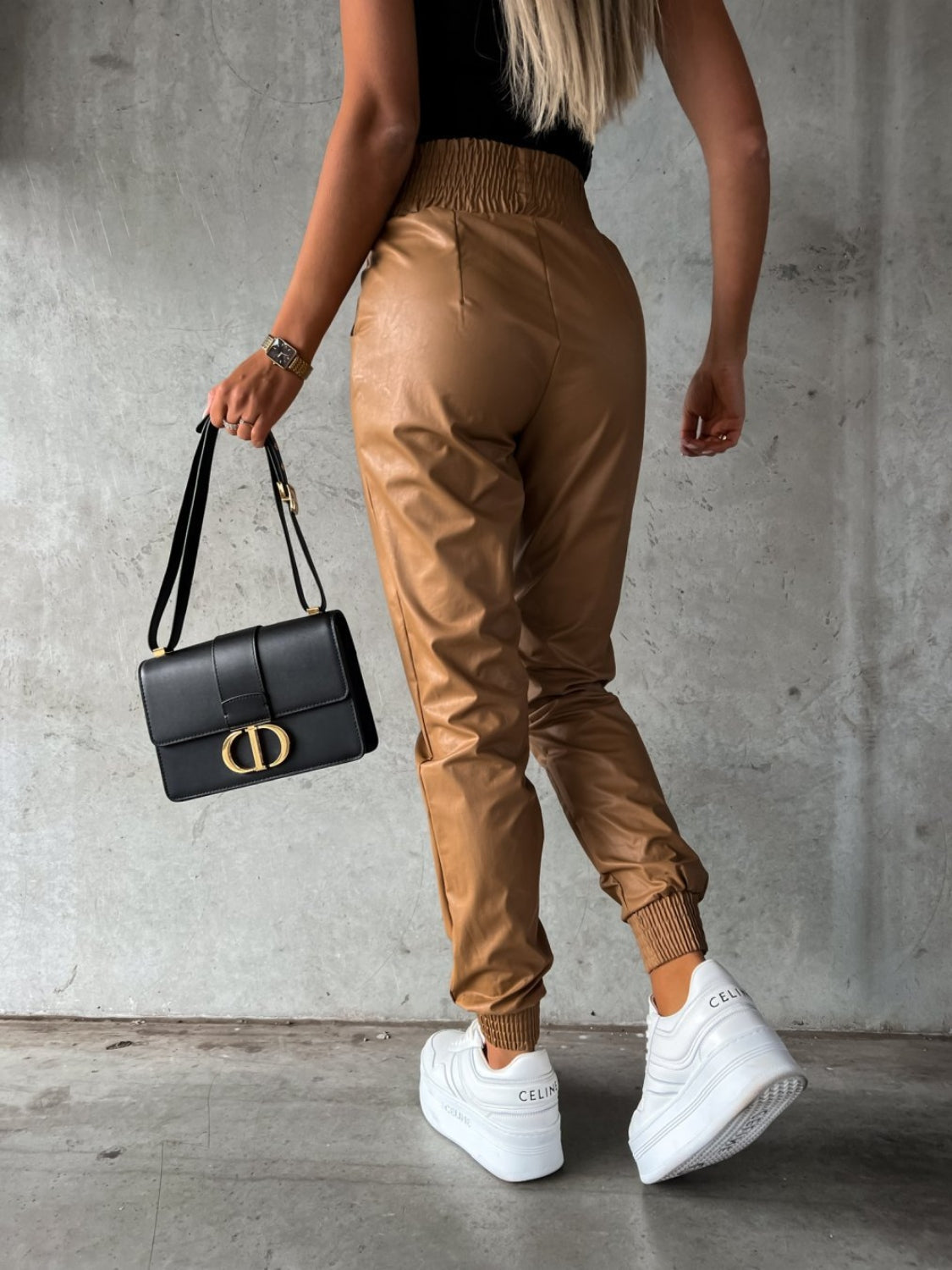 Smocked high waist pants with pockets, opaque.