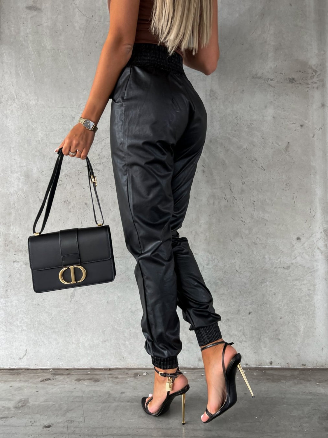 Smocked high waist pants with pockets, opaque.