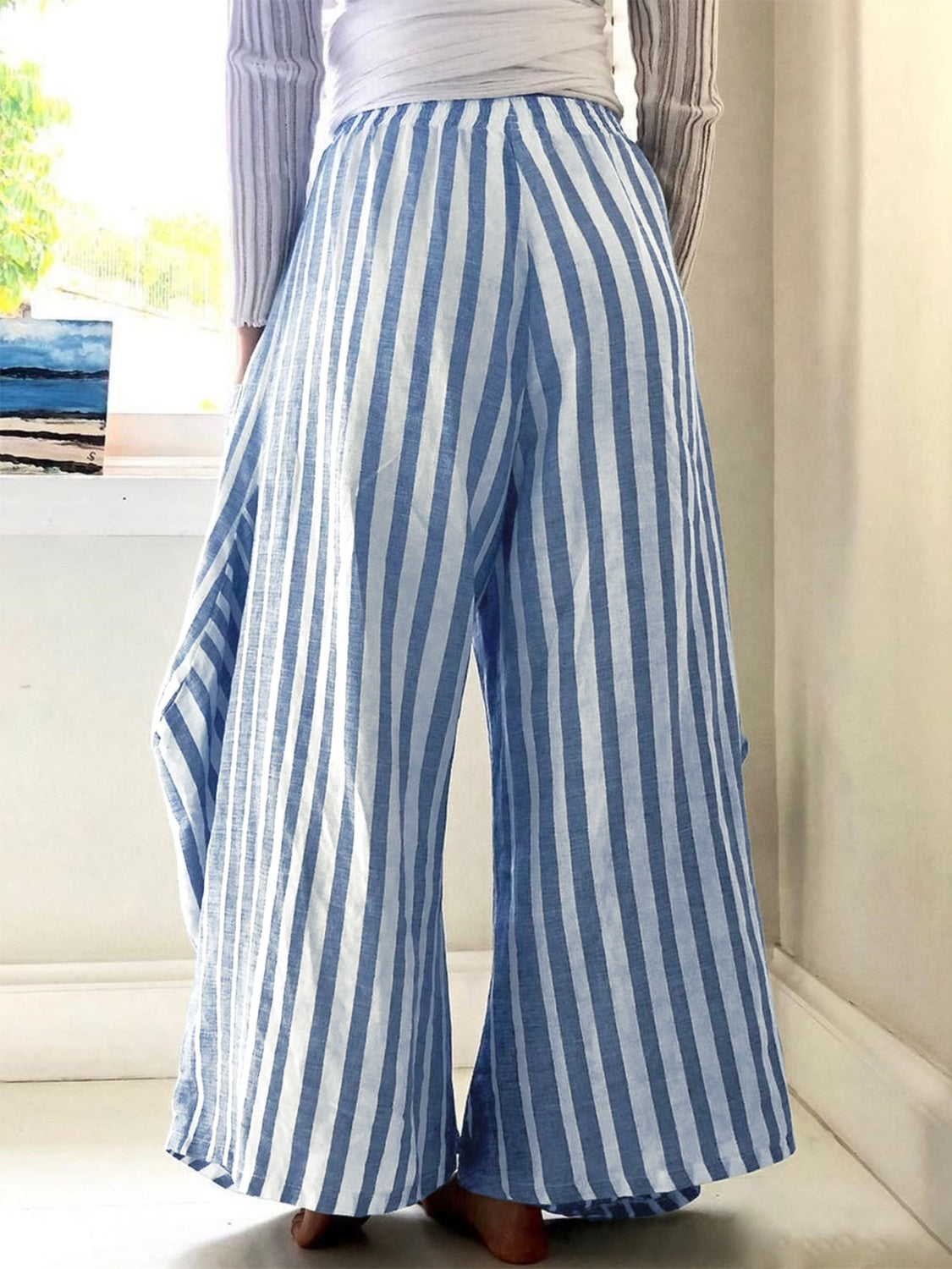 Striped elastic waist wide leg pants with pockets, opaque.