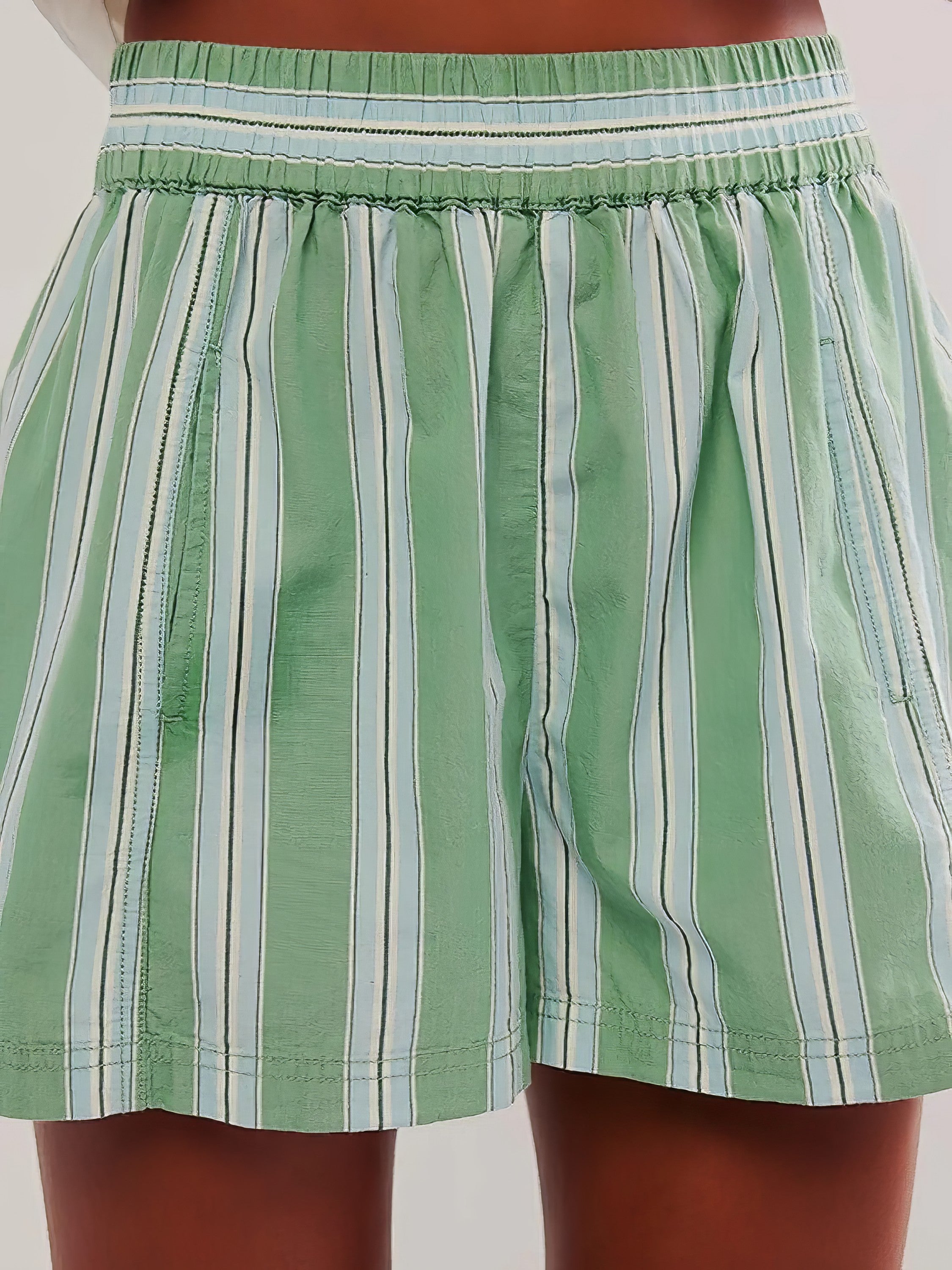 Striped high-waist linen blend summer shorts with pockets.