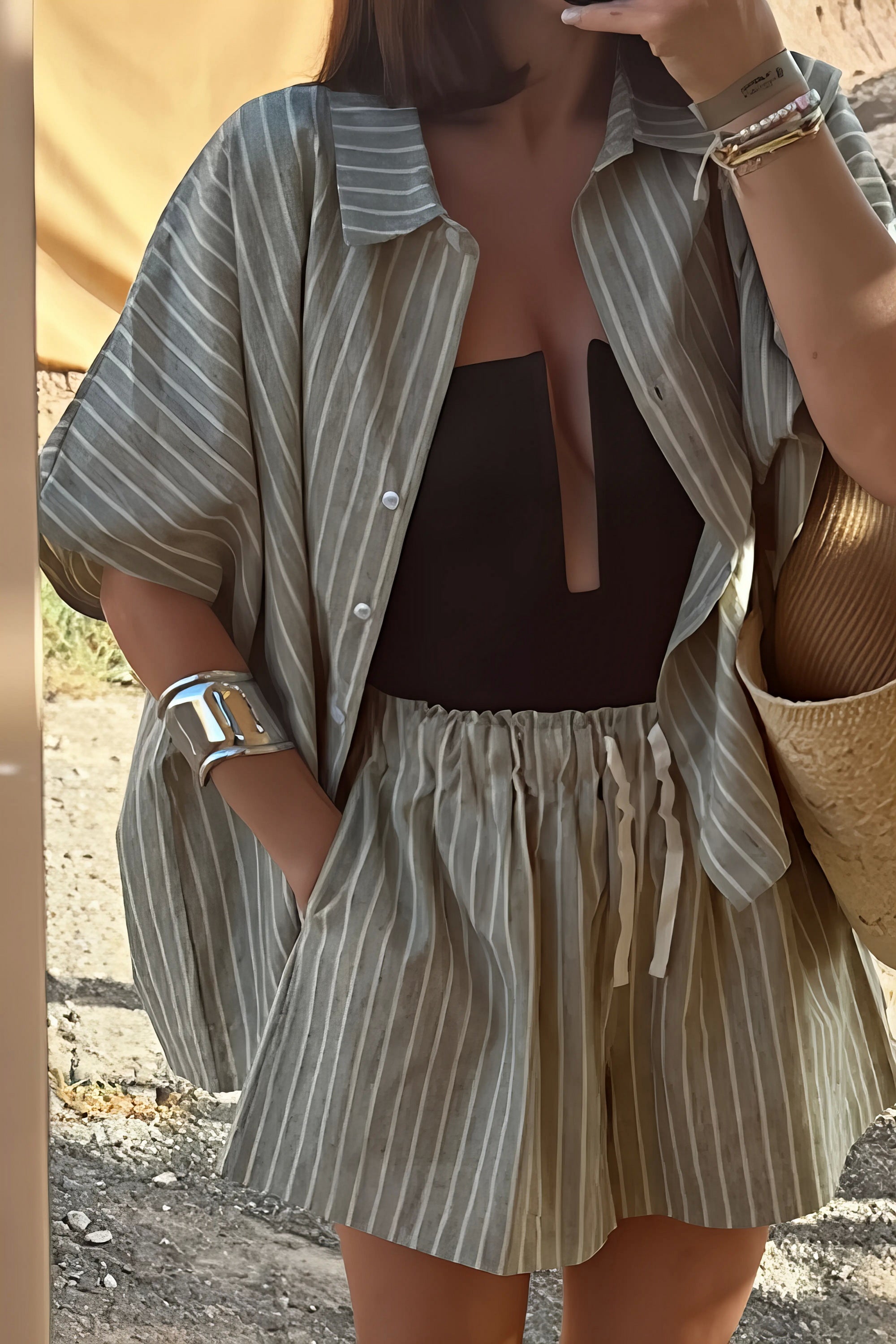 Striped linen shirt and shorts two-piece summer set, women's comfortable summer outfit, stylish striped linen, buttoned shirt, practical pockets, drawstring shorts, non-stretch polyester, ideal for warm weather and vacation