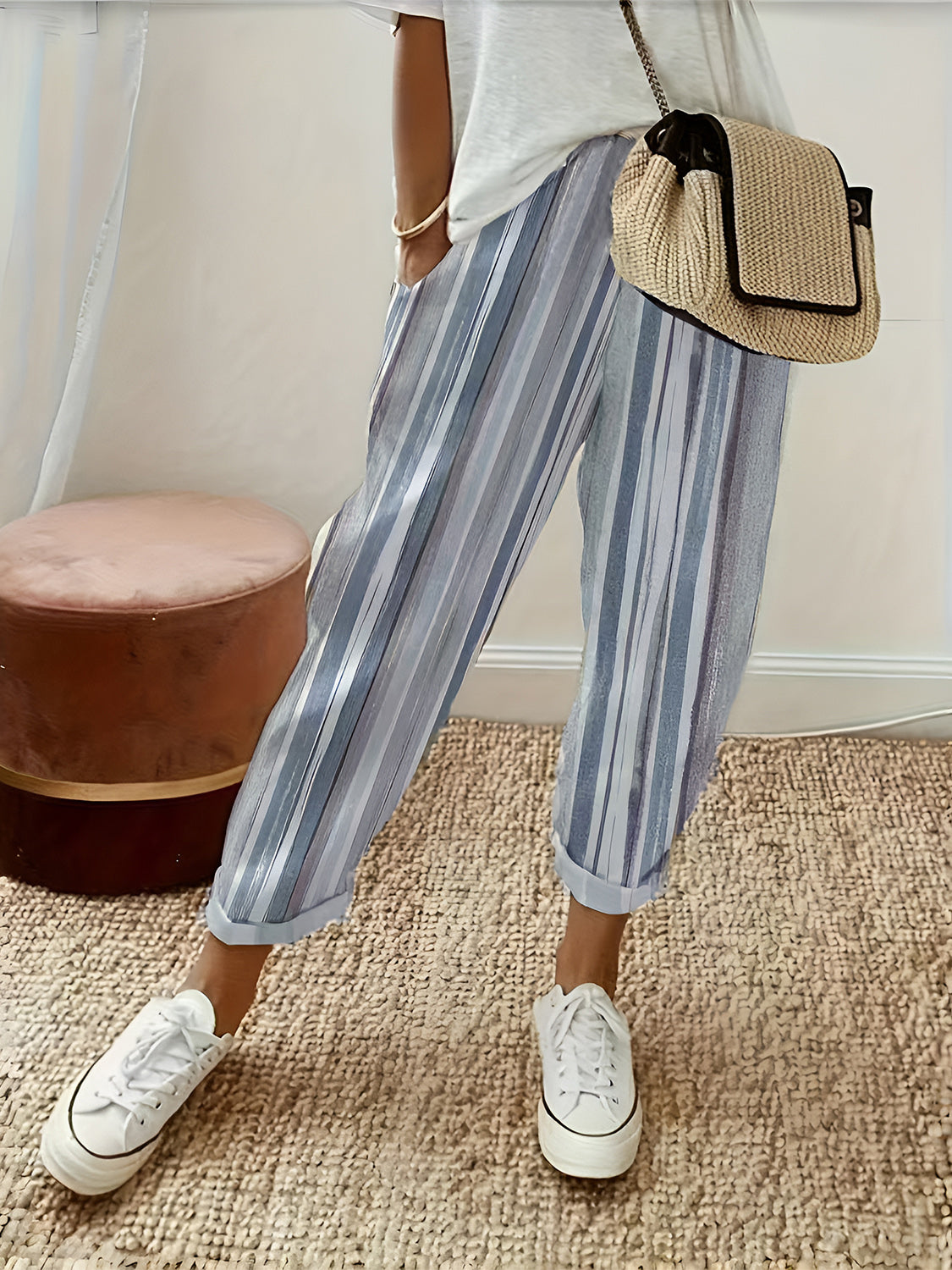 Striped pants with pockets, opaque.