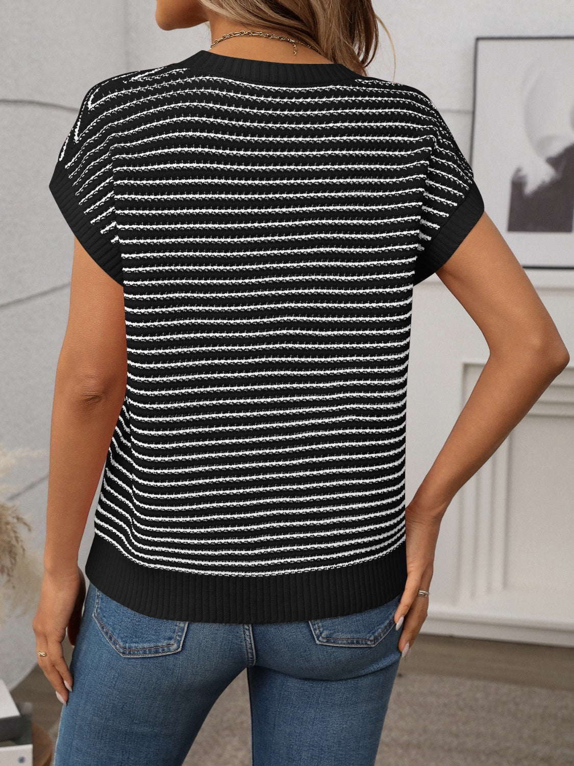 Striped Round Neck Short Sleeve Knit Top.