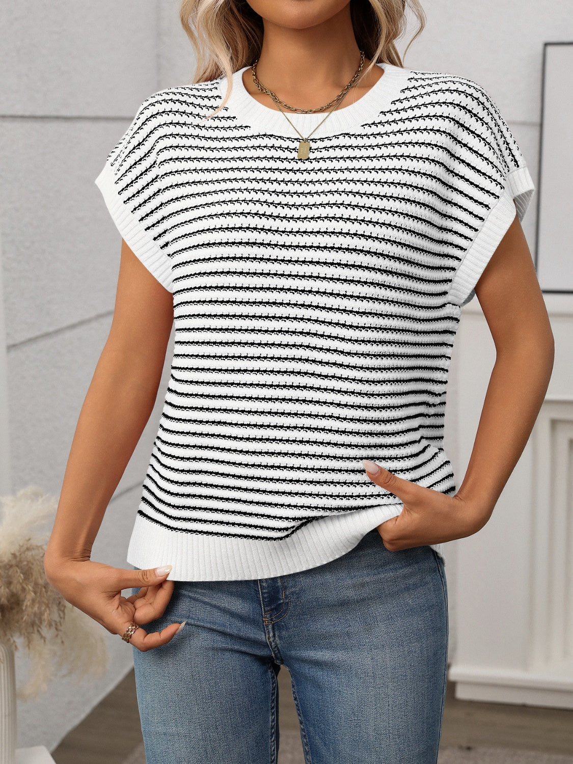 Striped Round Neck Short Sleeve Knit Top.