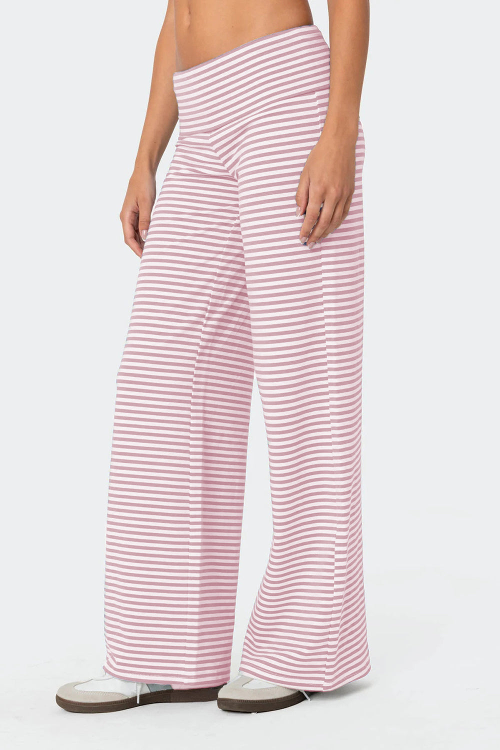 Striped wide leg pants, opaque.