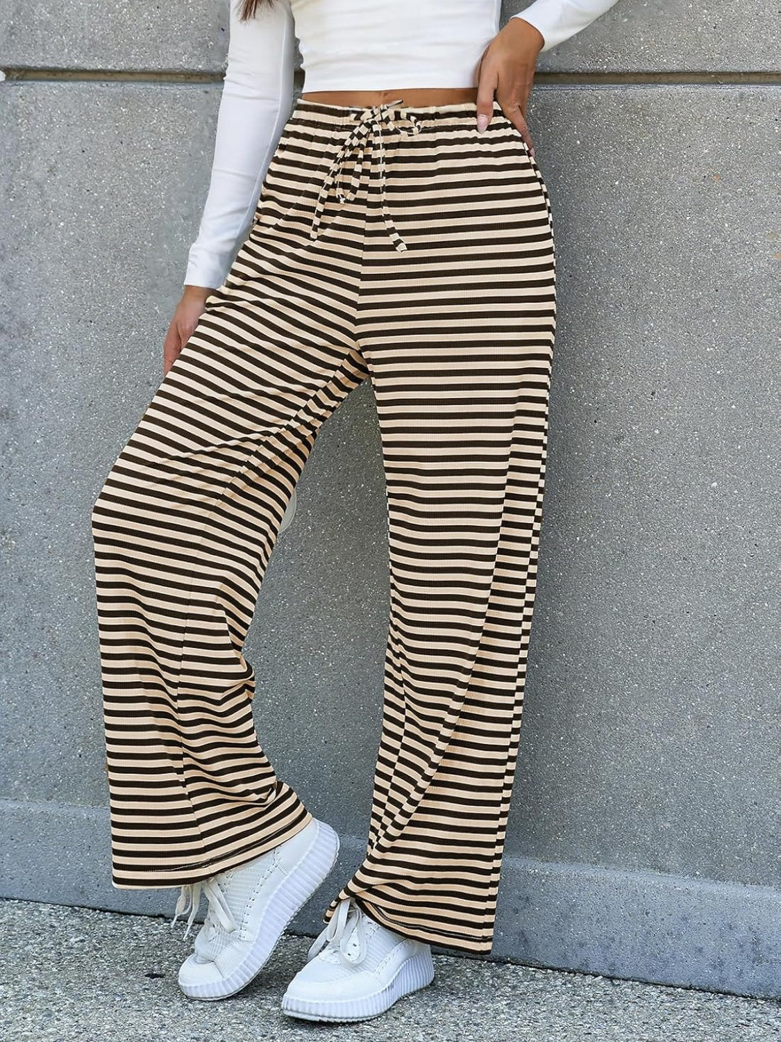 Striped wide leg pants with drawstring, opaque.