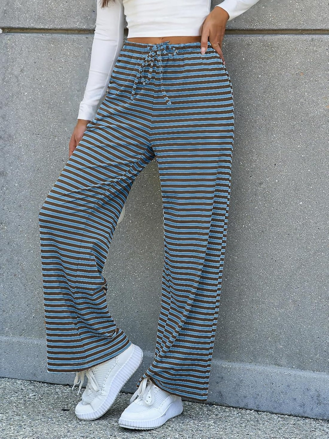 Striped wide leg pants with drawstring, opaque.