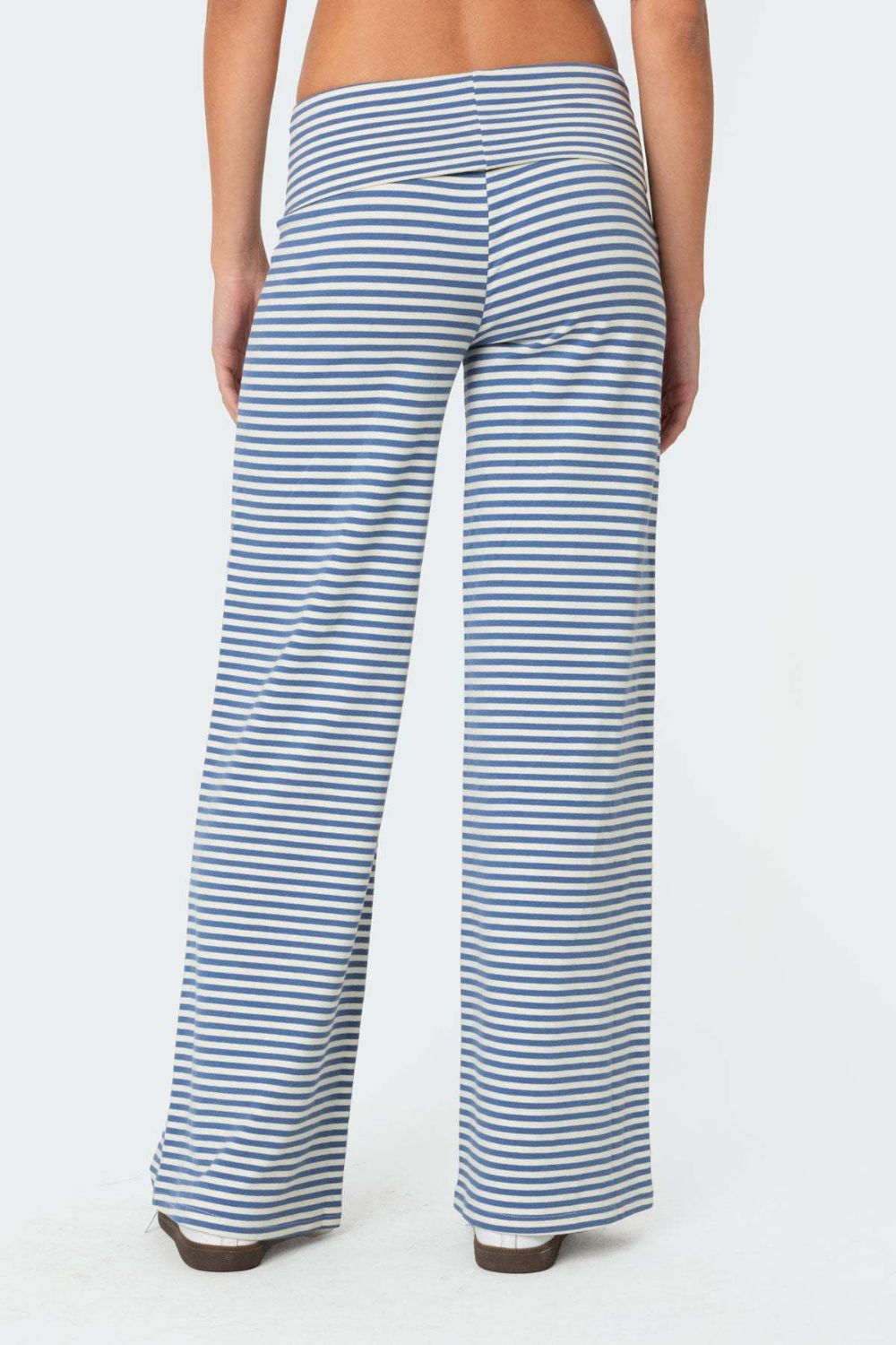 Striped wide leg pants, opaque.