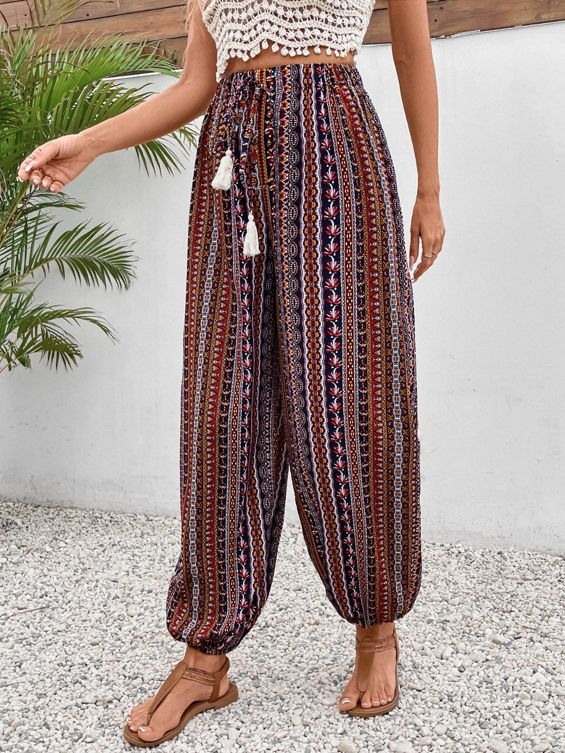 Tassel printed high waist pants with tie, opaque.